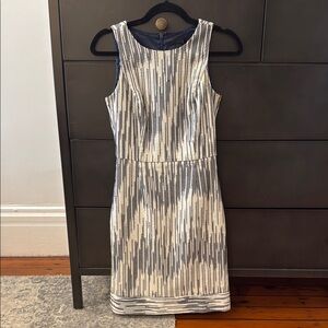 Chic Sleeveless Patterned Dress